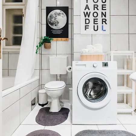 Fireplace Retreat 115m2 With Balcony Old Town דירה *