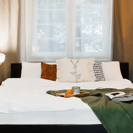 Fireplace Retreat 115m2 With Balcony Old Town דירה