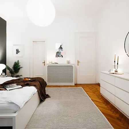 Fireplace Retreat 115m2 With Balcony Old Town