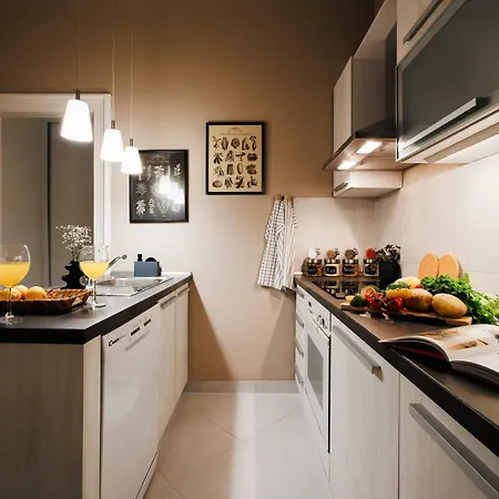 Fireplace Retreat 115m2 With Balcony Old Town דירה