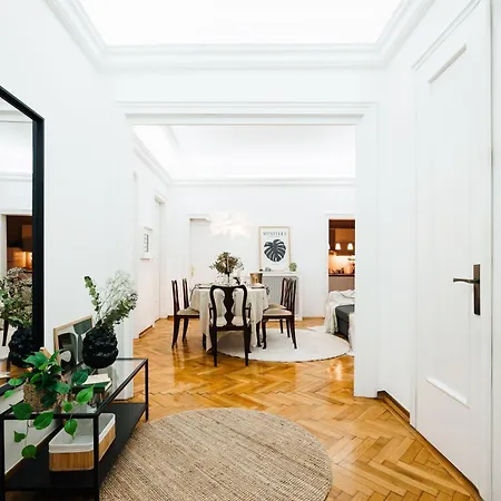 דירה Fireplace Retreat 115m2 With Balcony Old Town