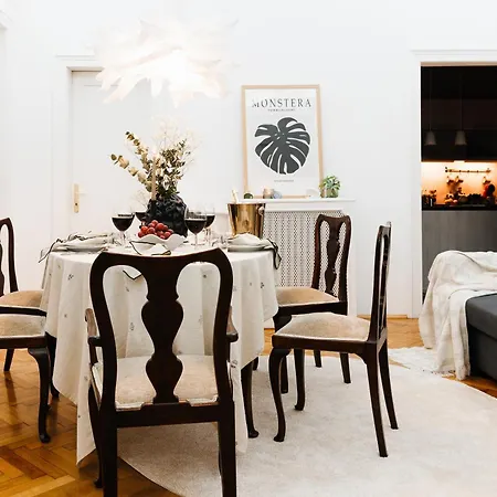 Fireplace Retreat 115m2 With Balcony Old Town Belgrad