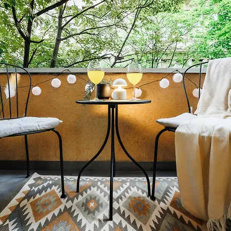 Daire Fireplace Retreat 115m2 With Balcony Old Town *