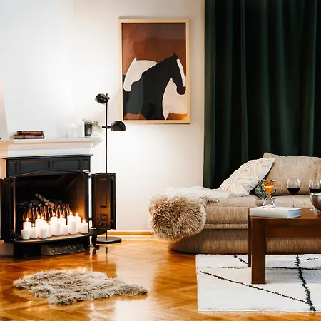 Fireplace Retreat 115m2 With Balcony Old Town דירה
